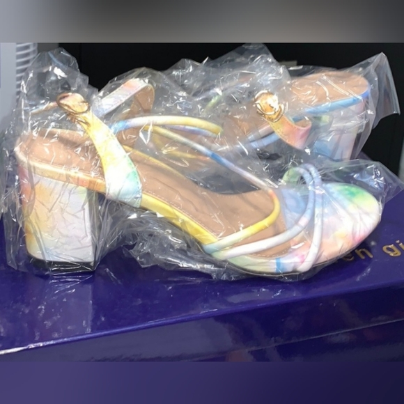 New SHEIN tie dye mini heels women's Sandals, Size 7.5 - Picture 2 of 3